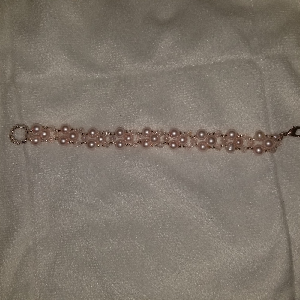 Beautiful Pink Pearl and Rose Gold Bracelet